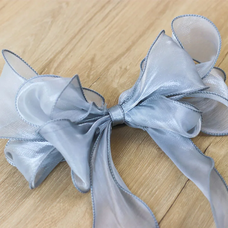 ruban-bleu-argenté-déco